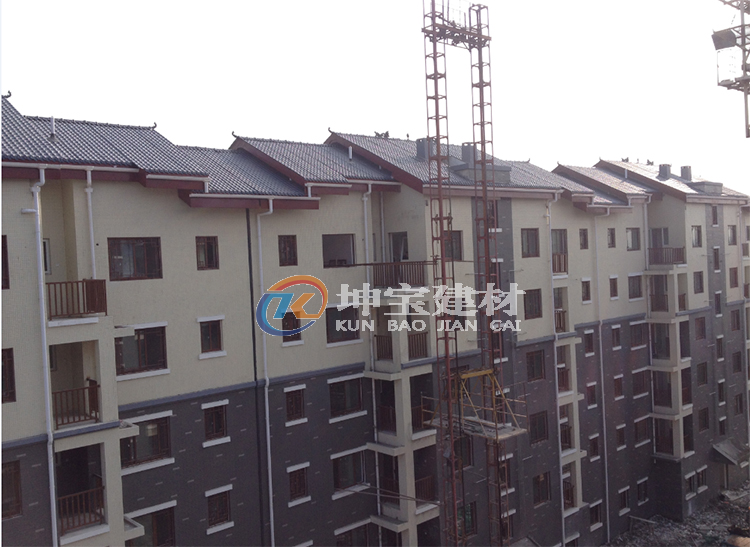 樹脂瓦安裝進(jìn)行中