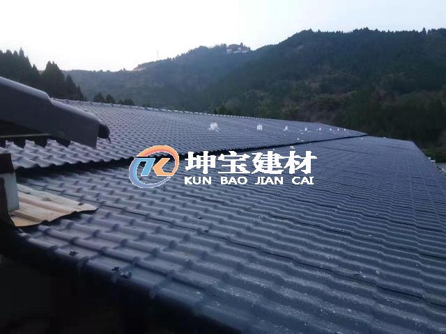 金龍長城周邊酒店翻修屋面合成樹脂瓦